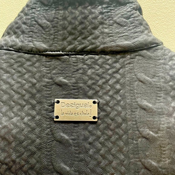 Stylish Desigual Jacket - Picture 5 of 5